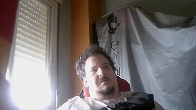 Snapshot of porkorossy chatting on 06/11/26, 07:17 porkorossy online show from 06/11/26, 07:17