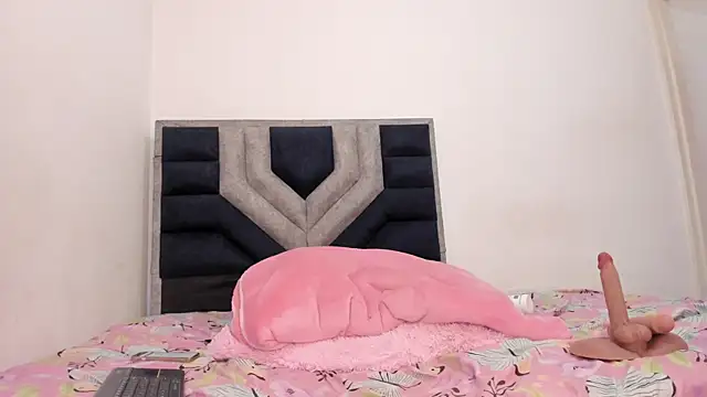 TiiffanyEvans1 online show from 02/14/26, 03:53