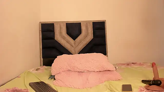 TiiffanyEvans1 online show from 02/17/26, 06:58