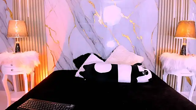 BeckyRusso online show from 10/17/25, 12:52