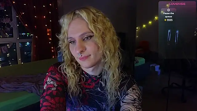 Snapshot of Lori_Myaf chatting on 02/22/25, 05:46 Lori Myaf online show from 02/22/25, 05:46