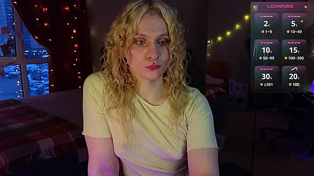 Snapshot of Lori_Myaf chatting on 03/03/25, 03:20 Lori Myaf online show from 03/03/25, 03:20