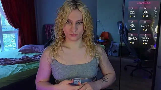 Snapshot of Lori_Myaf chatting on 03/18/25, 02:04 Lori Myaf online show from 03/18/25, 02:04