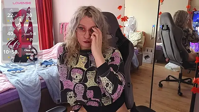 Snapshot of Lori_Myaf chatting on 09/19/25, 02:40 Lori Myaf online show from 09/19/25, 02:40