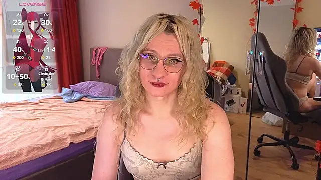 Snapshot of Lori_Myaf chatting on 10/07/25, 02:14 Lori Myaf online show from 10/07/25, 02:14