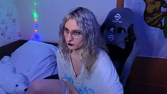 Snapshot of Lori_Myaf chatting on 01/15/26, 01:59 Lori Myaf online show from 01/15/26, 01:59