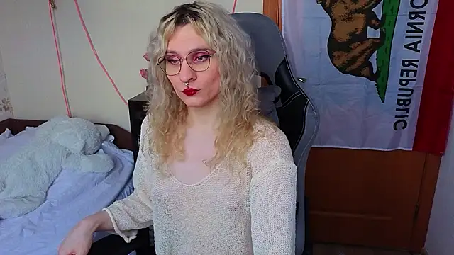 Snapshot of Lori_Myaf chatting on 03/05/26, 02:24 Lori Myaf online show from 03/05/26, 02:24