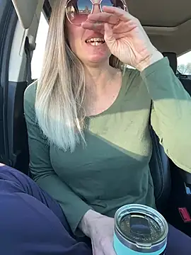 ItsDanniG online show from 01/13/25, 05:02