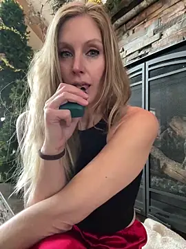 ItsDanniG online show from 03/15/25, 07:27