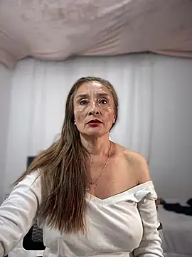 lilian prada online show from 03/01/26, 02:52