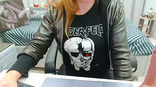 EveLove33 online show from 04/04/26, 04:04