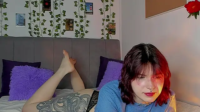 miss Lizzy online show from 02/16/25, 01:36