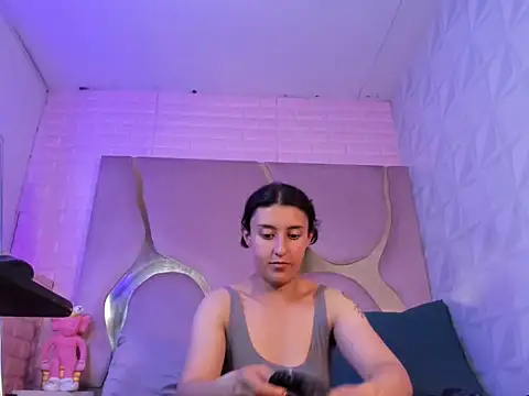 Snapshot of AngelaLinaresx69 chatting on 05/22/26, 07:41 AngelaLinaresx69 online show from 05/22/26, 07:41