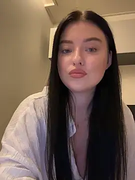 Snapshot of Angela_Fosterr chatting on 09/28/25, 04:23 Angela Fosterr online show from 09/28/25, 04:23