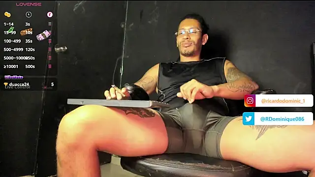 Snapshot of FuckHardlove chatting on 04/29/26, 03:49 FuckHardlove online show from 04/29/26, 03:49