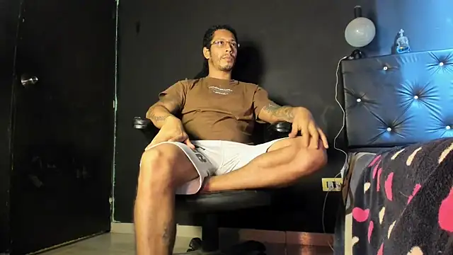 Snapshot of FuckHardlove chatting on 06/09/26, 03:56 FuckHardlove online show from 06/09/26, 03:56