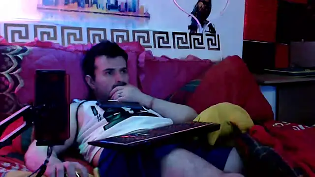 Snapshot of erotico69xxx chatting on 06/12/26, 01:37 erotico69xxx online show from 06/12/26, 01:37