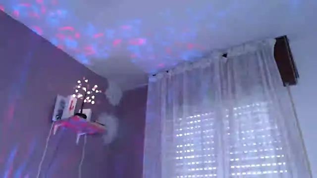 Snapshot of Latina_BigBoobs chatting on 10/23/25, 10:25 Latina BigBoobs online show from 10/23/25, 10:25