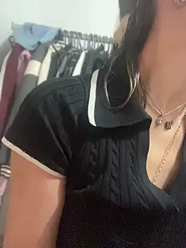 Ameellie online show from 04/18/26, 07:58