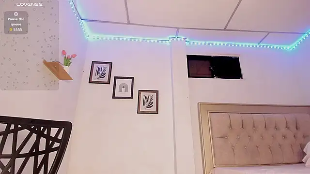 Snapshot of Letizia_West_ chatting on 09/09/25, 05:51 Letizia West  online show from 09/09/25, 05:51