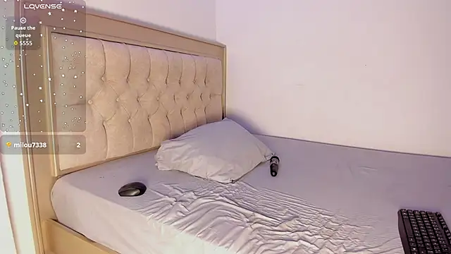 Snapshot of Letizia_West_ chatting on 10/08/25, 07:28 Letizia West  online show from 10/08/25, 07:28