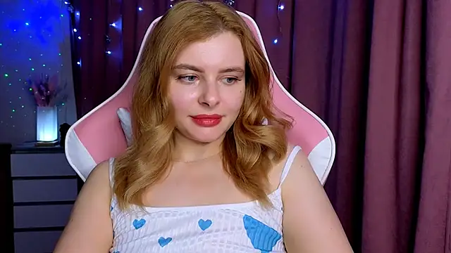 Snapshot of Day-off chatting on 10/03/25, 12:02 Day-off online show from 10/03/25, 12:02