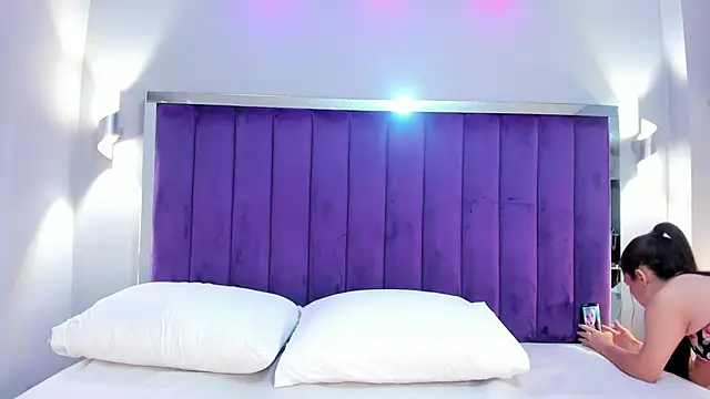 SaraRiley online show from 10/25/25, 11:10