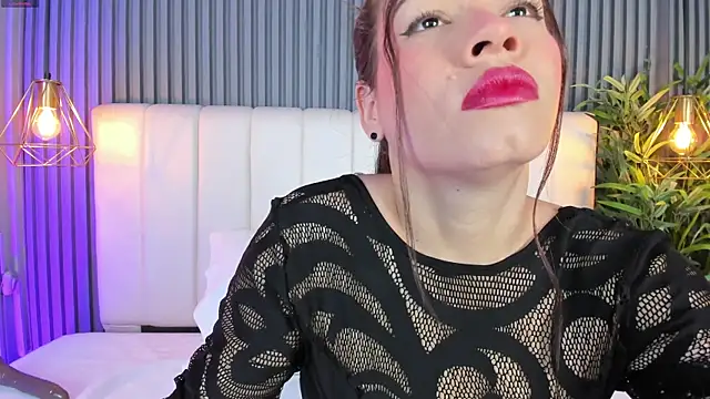 SaraRiley online show from 12/17/25, 10:49