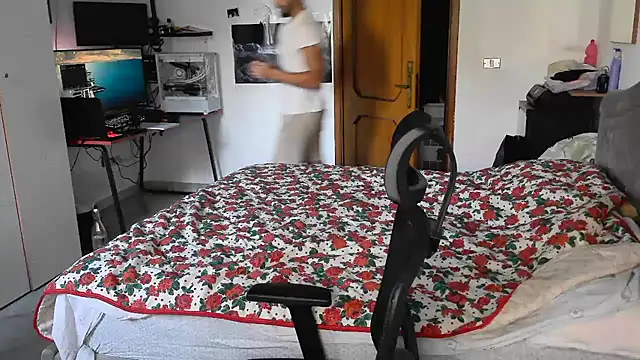 Snapshot of Alexox02 chatting on 10/15/25, 03:23 Alexox02 online show from 10/15/25, 03:23