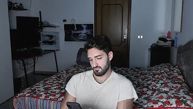 Snapshot of Alexox02 chatting on 10/28/25, 08:44 Alexox02 online show from 10/28/25, 08:44