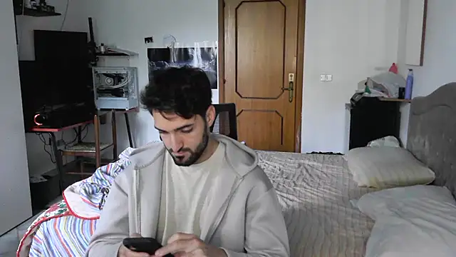 Snapshot of Alexox02 chatting on 11/09/25, 12:03 Alexox02 online show from 11/09/25, 12:03