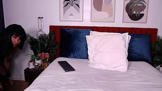 ShanialaFrancaise online show from 11/05/25, 01:33