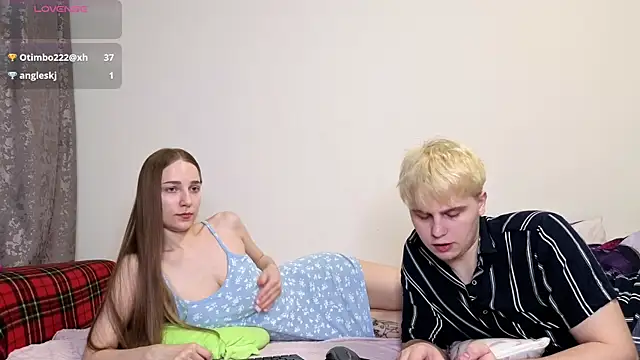 Emily and Ilumi online show from 01/18/26, 07:39