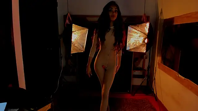 Snapshot of EmmaDuque chatting on 12/14/25, 03:23 EmmaDuque online show from 12/14/25, 03:23