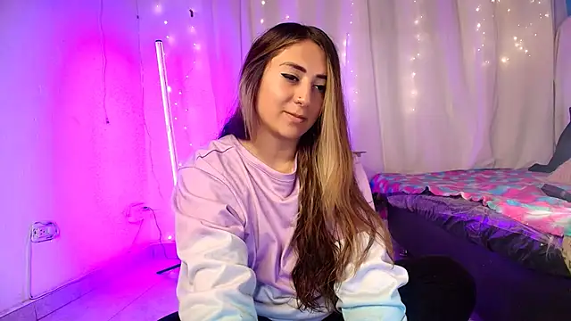 Natasha Wilde  online show from 09/18/25, 10:45