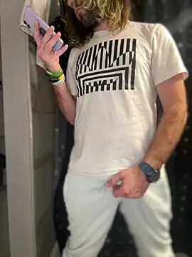 Snapshot of 4kUsh2Fashion0 chatting on 01/11/25, 05:10 4kUsh2Fashion0 online show from 01/11/25, 05:10