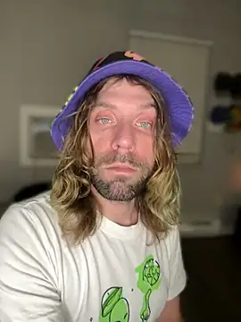 Snapshot of 4kUsh2Fashion0 chatting on 01/24/25, 04:27 4kUsh2Fashion0 online show from 01/24/25, 04:27