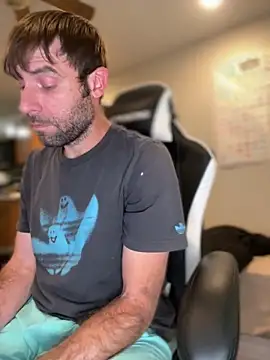 Snapshot of 4kUsh2Fashion0 chatting on 09/15/25, 07:14 4kUsh2Fashion0 online show from 09/15/25, 07:14