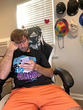 Snapshot of 4kUsh2Fashion0 chatting on 11/17/25, 02:34 4kUsh2Fashion0 online show from 11/17/25, 02:34