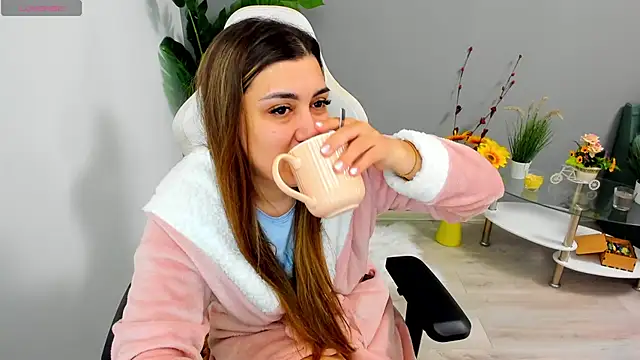 EveEvian online show from 05/17/26, 09:49