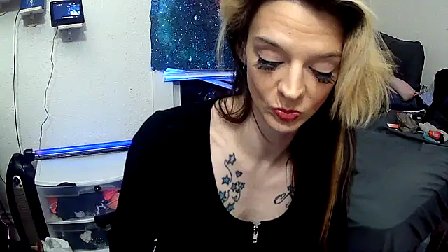 dangereyez0010 online show from 03/04/26, 08:42