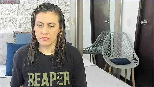 Snapshot of V_monse chatting on 02/16/25, 02:00 V monse online show from 02/16/25, 02:00