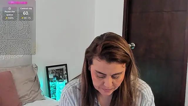 V monse online show from 03/25/26, 03:18