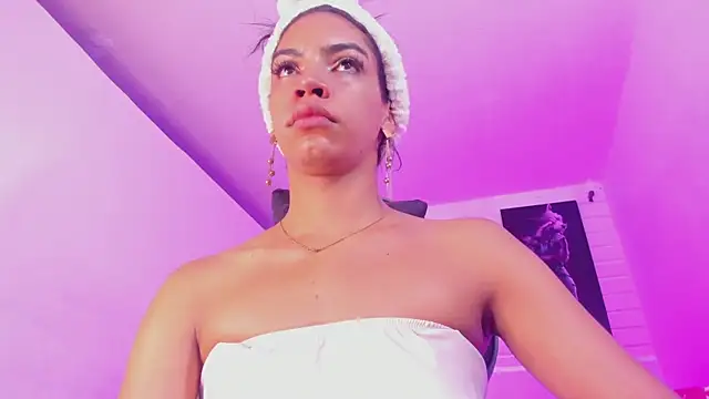 Alahia Rodriguez online show from 11/17/25, 12:11