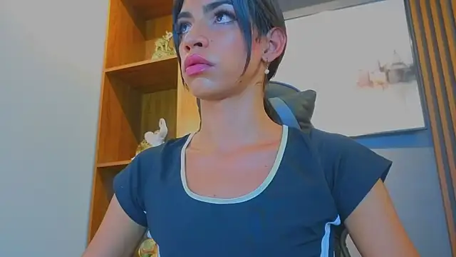 Snapshot of Alahia_Rodriguez chatting on 07/17/26, 06:57 Alahia Rodriguez online show from 07/17/26, 06:57