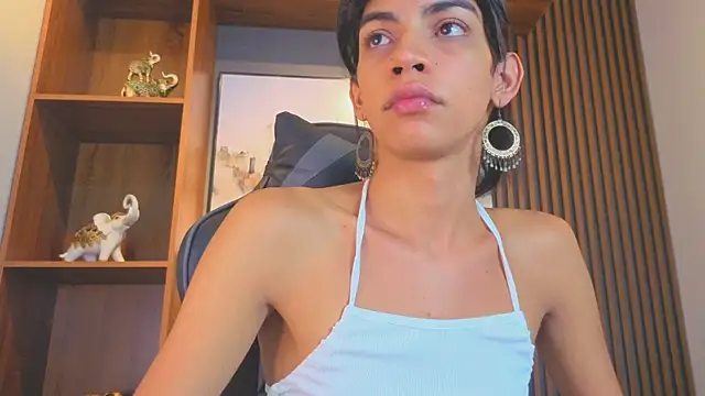 Snapshot of Alahia_Rodriguez chatting on 07/22/26, 02:42 Alahia Rodriguez online show from 07/22/26, 02:42