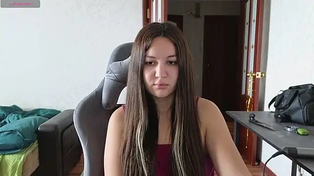 Nelly Fischer online show from 03/06/25, 07:57