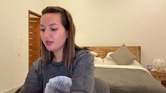 Nelly Fischer online show from 09/16/25, 10:16