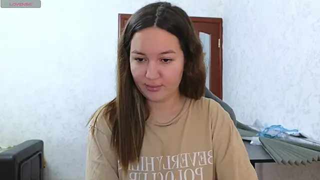 Snapshot of Nelly_Fischer chatting on 04/24/26, 03:36 Nelly Fischer online show from 04/24/26, 03:36