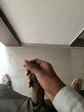 Snapshot of samlord261 chatting on 12/10/24, 07:16 samlord261 online show from 12/10/24, 07:16